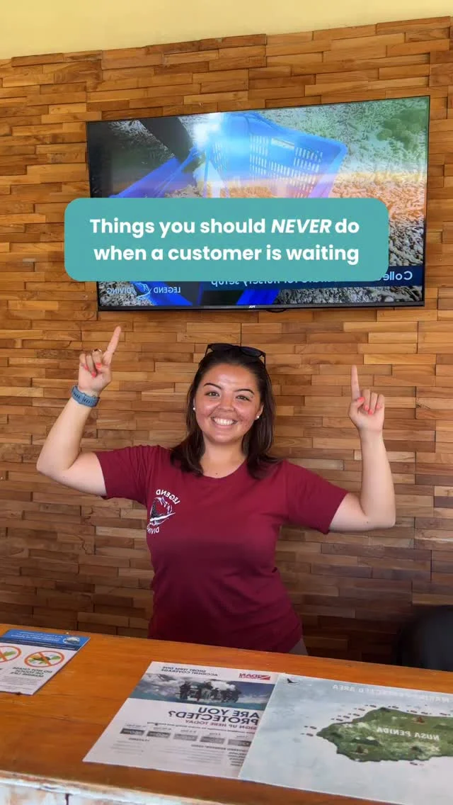 Things you should never do when a customer is waiting .... 🙂
.
#padidivecenter #divecenter #divememe #scubadiver #justforfun