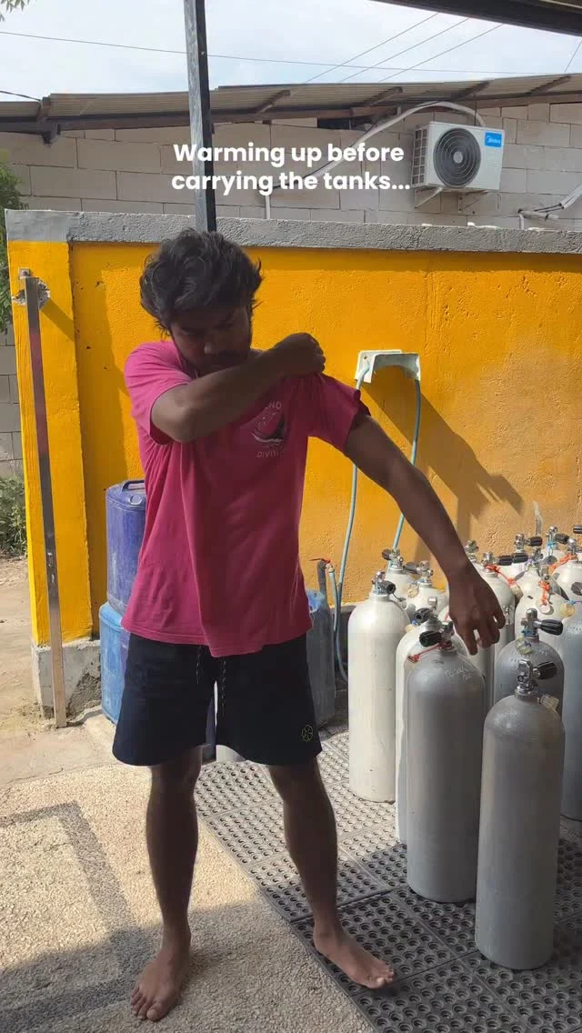 Don't forget to warm up 😬
.
#justforfun #memedaily #funnyvideo #funnyclips #jokeoftheday