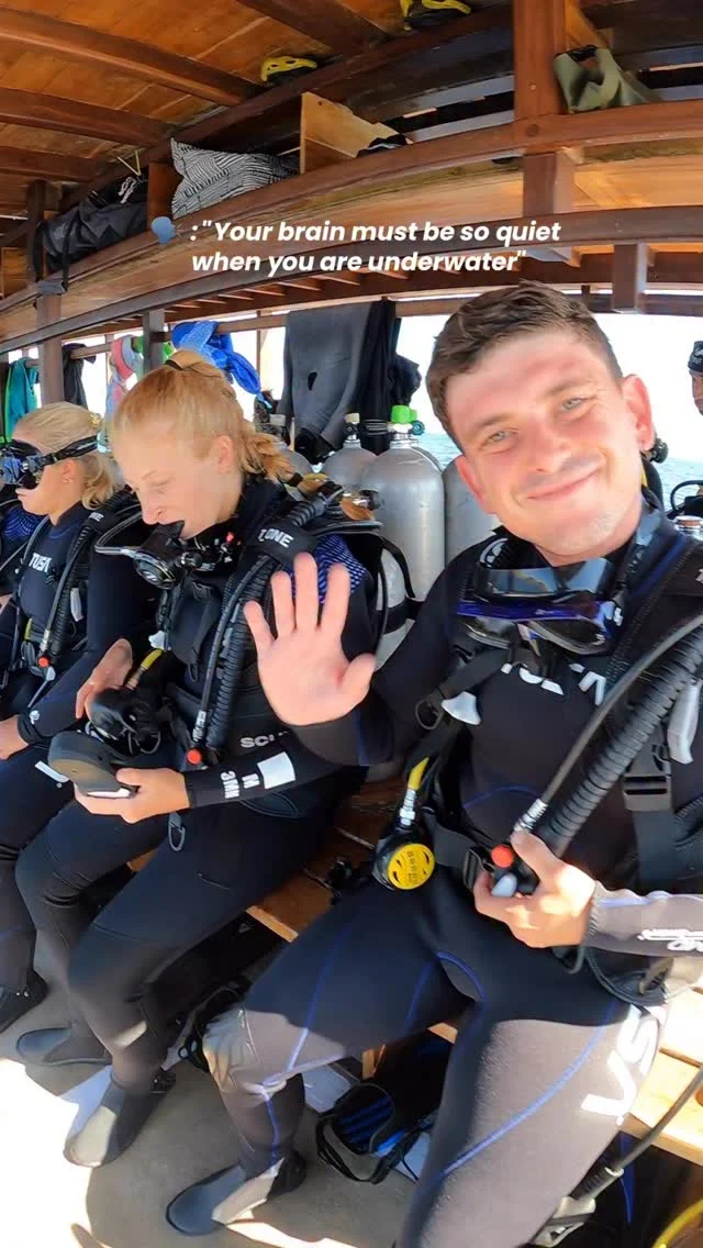 my brain underwater: just… WOW.✨✨
.
#scuba #diverlife #diving #divepro #divemaster